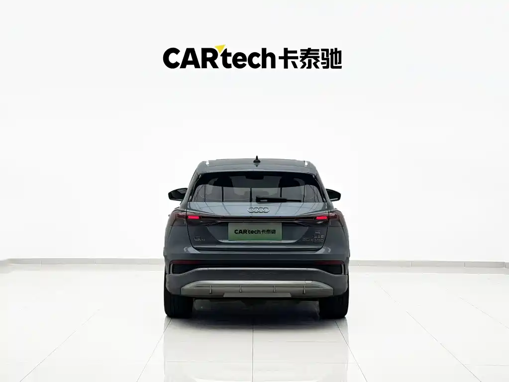 Audi Q4 E-Tron 2023 — фото 18