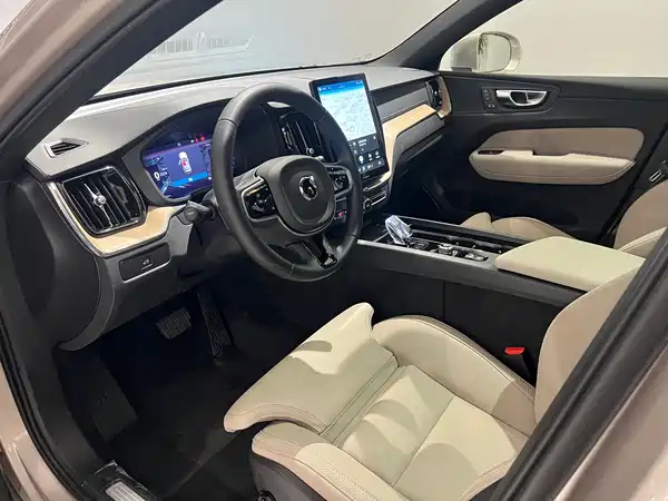 Volvo XC60 2026