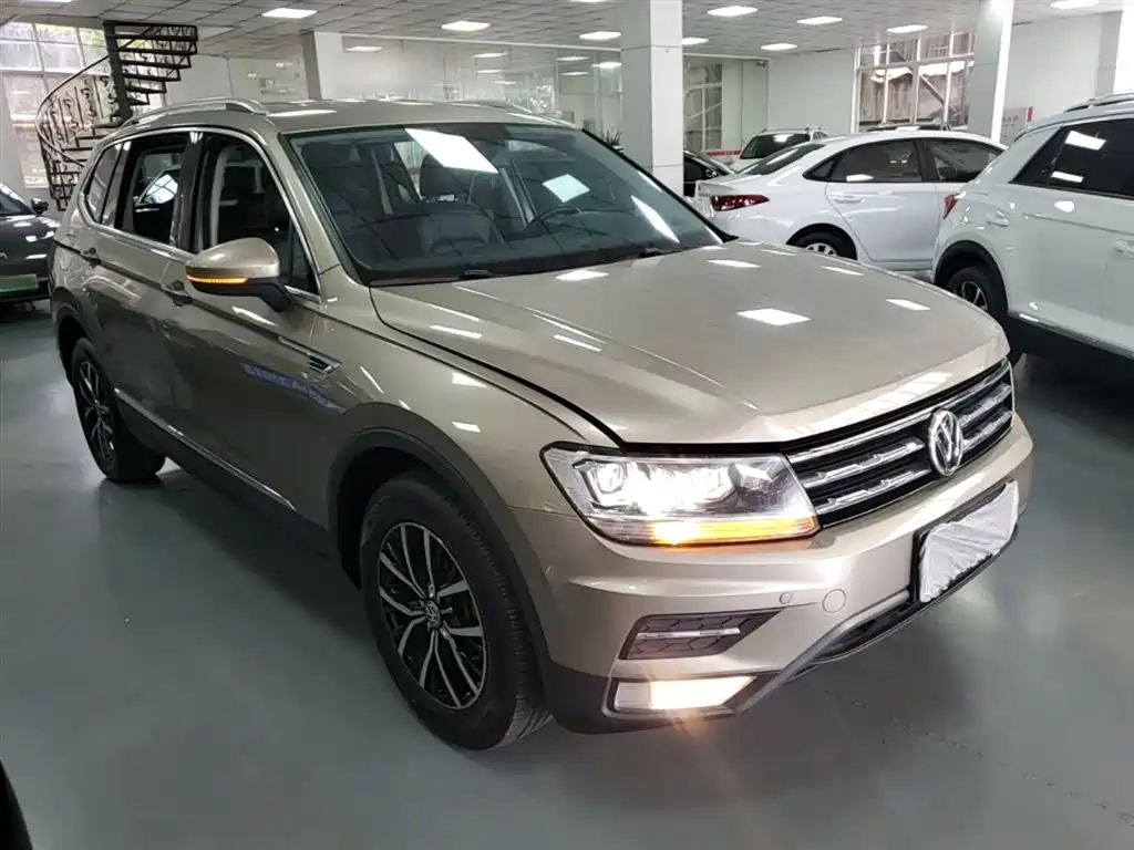 Volkswagen Tiguan L 2018 — фото 4