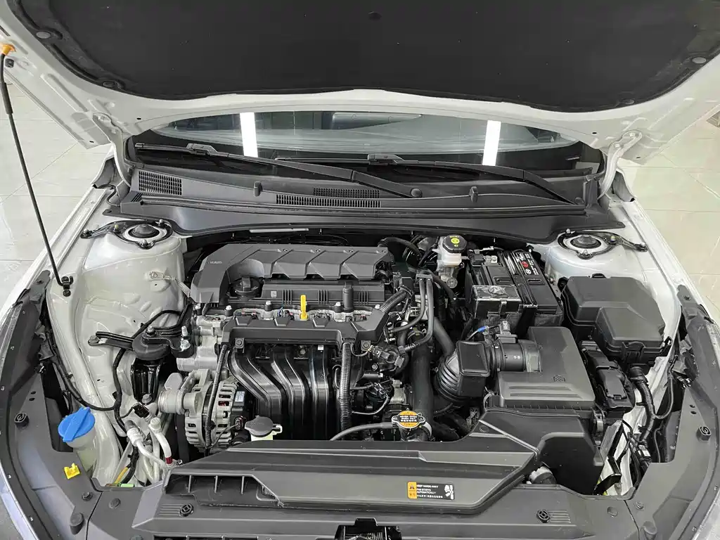 Hyundai Elantra 2022 — фото 13