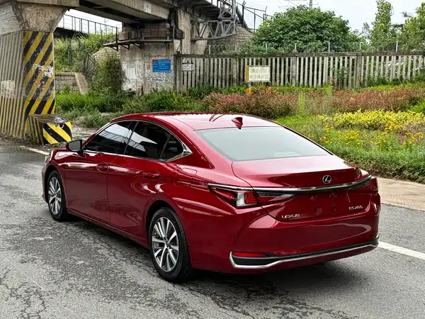 Lexus ES 2018