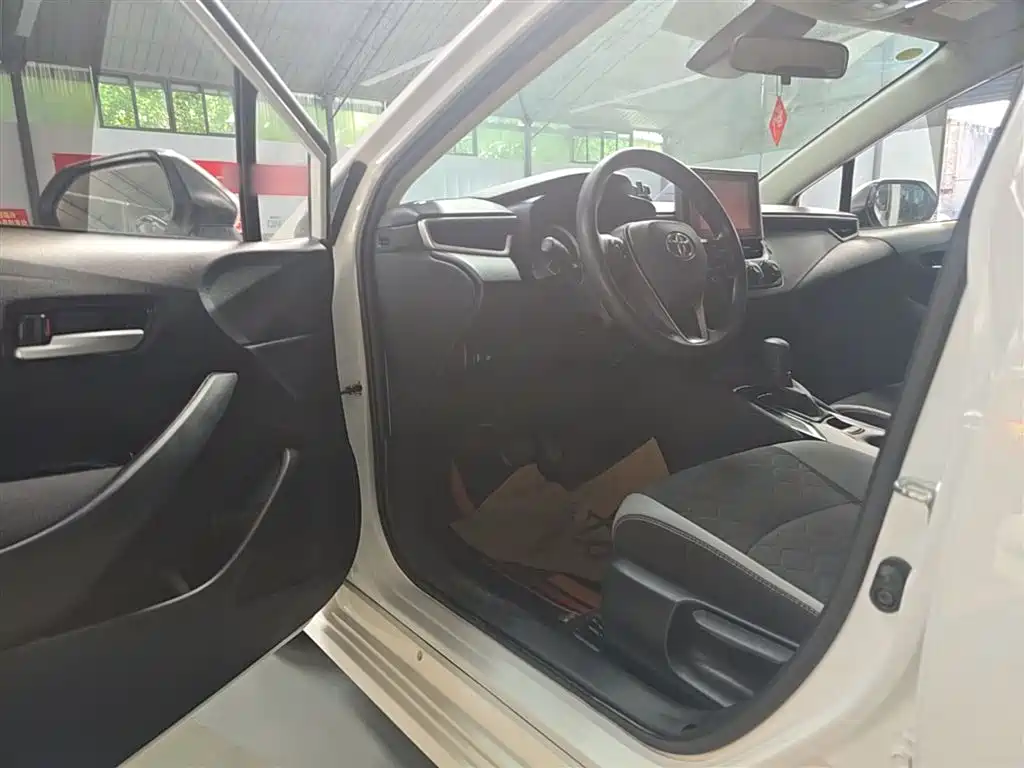 Toyota Corolla 2023 — фото 16