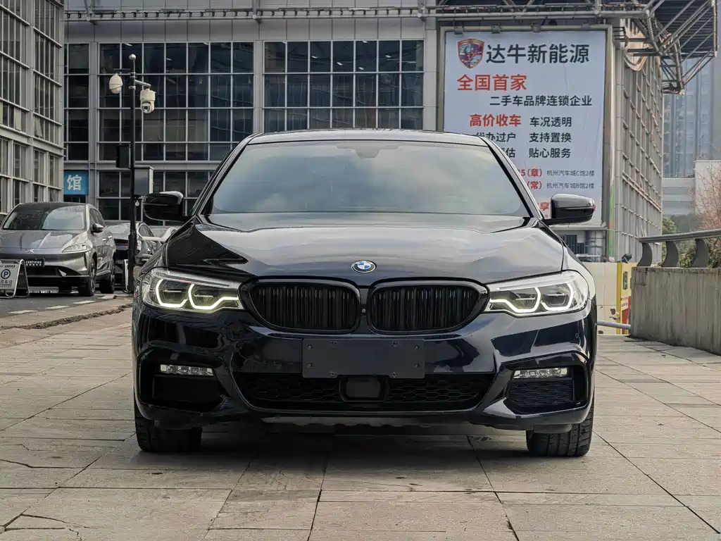 BMW 5 Series 2018 — фото 2