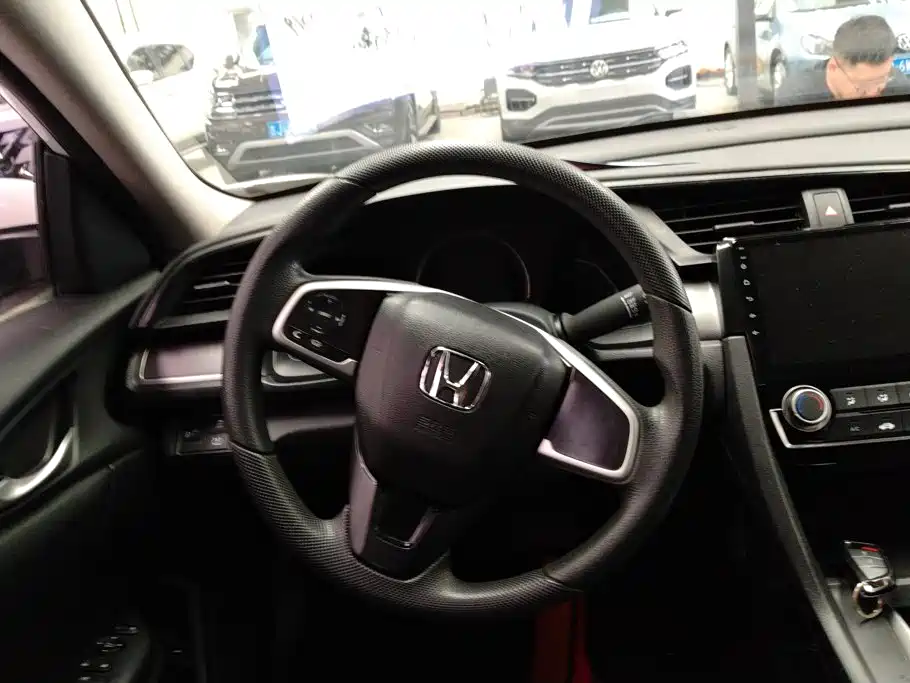 Honda Civic 2019 — фото 15