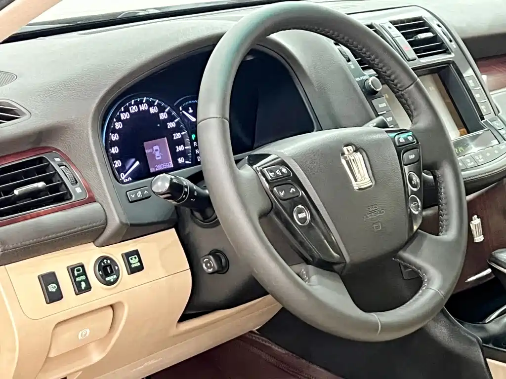 Toyota Crown 2010 — фото 13