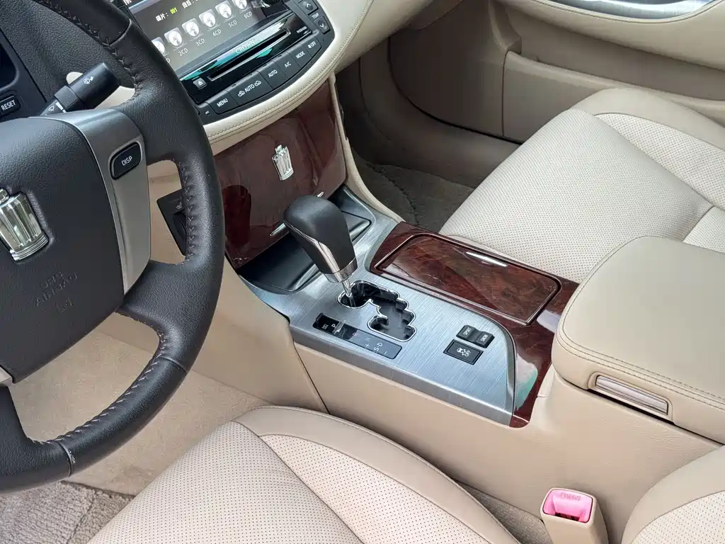 Toyota Crown 2015 — фото 12
