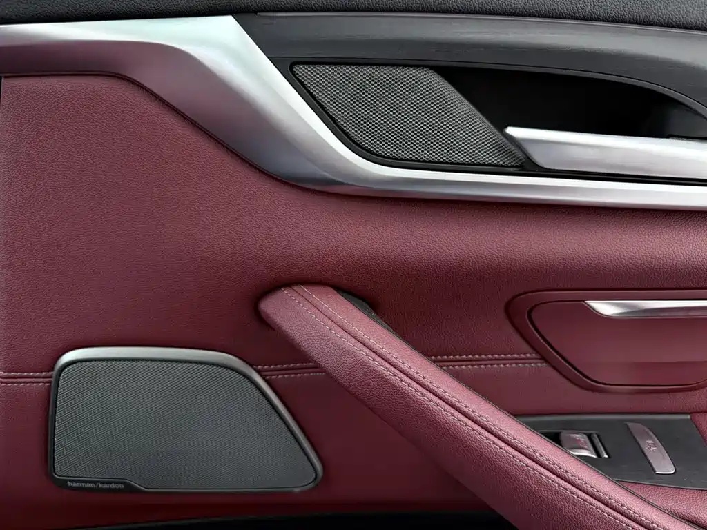 BMW 5 Series 2023 — фото 11