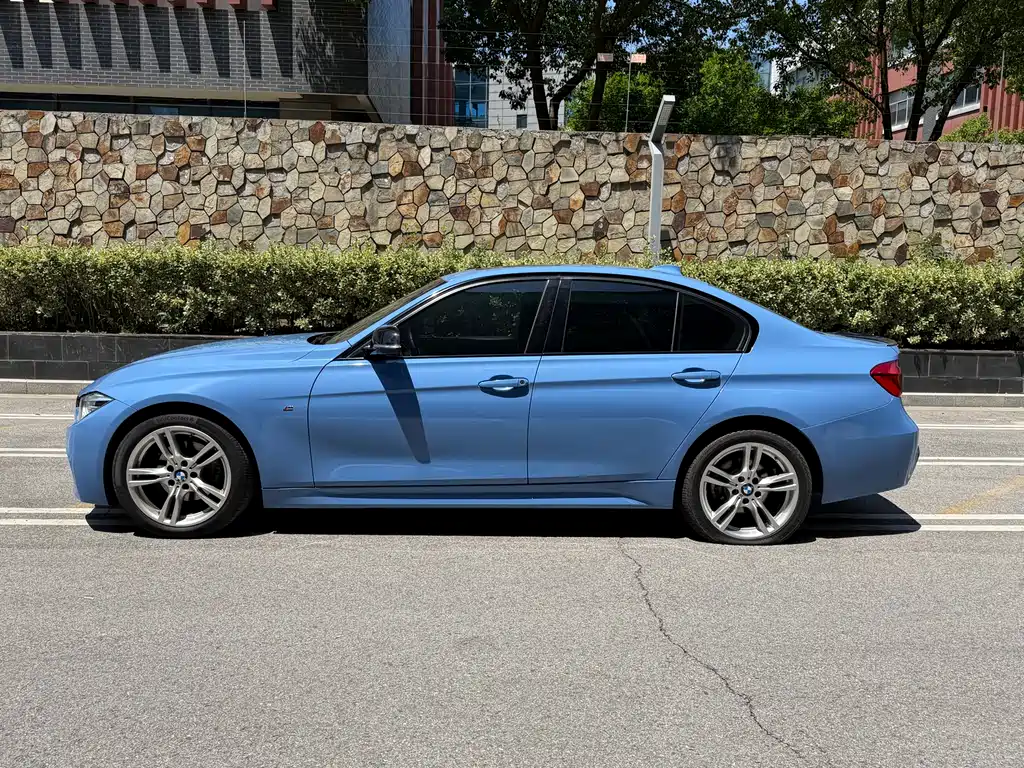 BMW 3 Series 2019 — фото 4