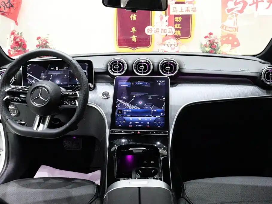 Mercedes-Benz C-Class 2024 — фото 11