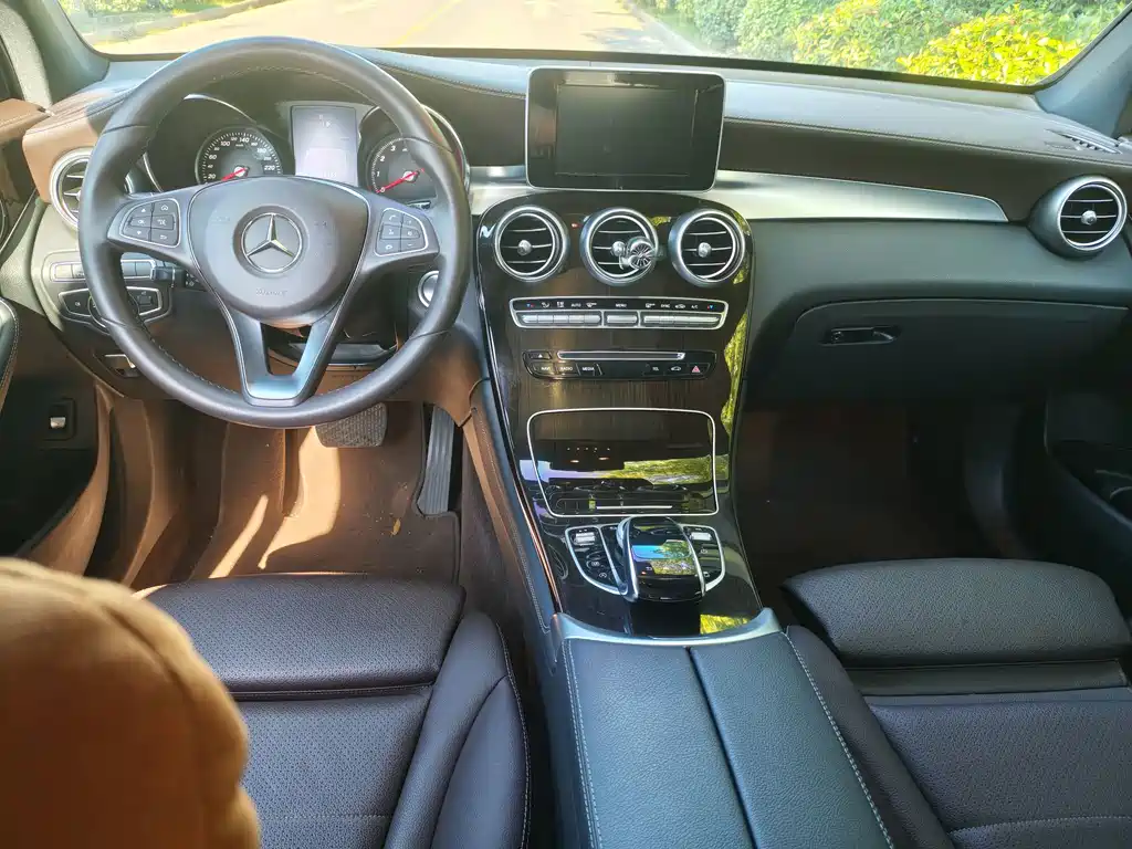 Mercedes-Benz GLC 2018 — фото 10