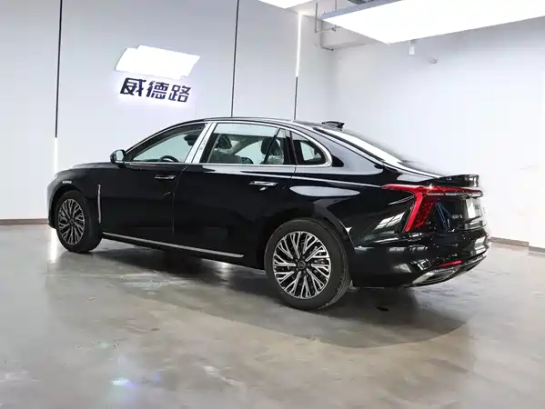 Hongqi H5 2025