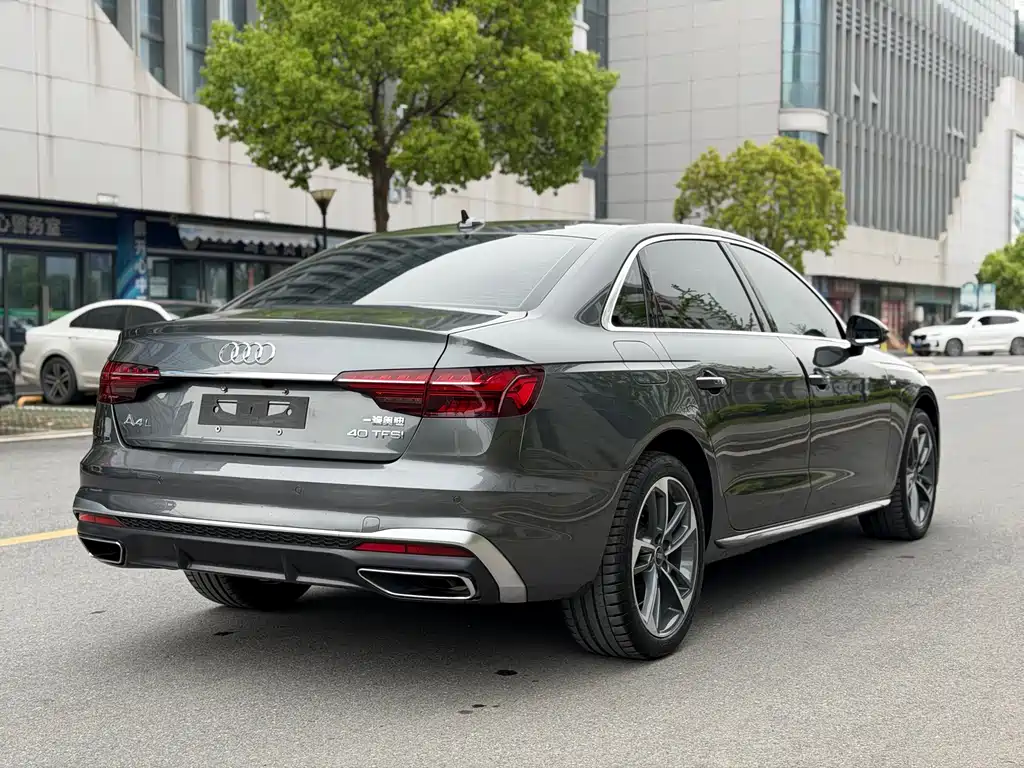 Audi A4L 2022 — фото 15