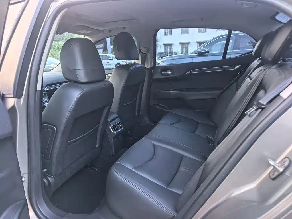 Citroën C4L 2015 — фото 11