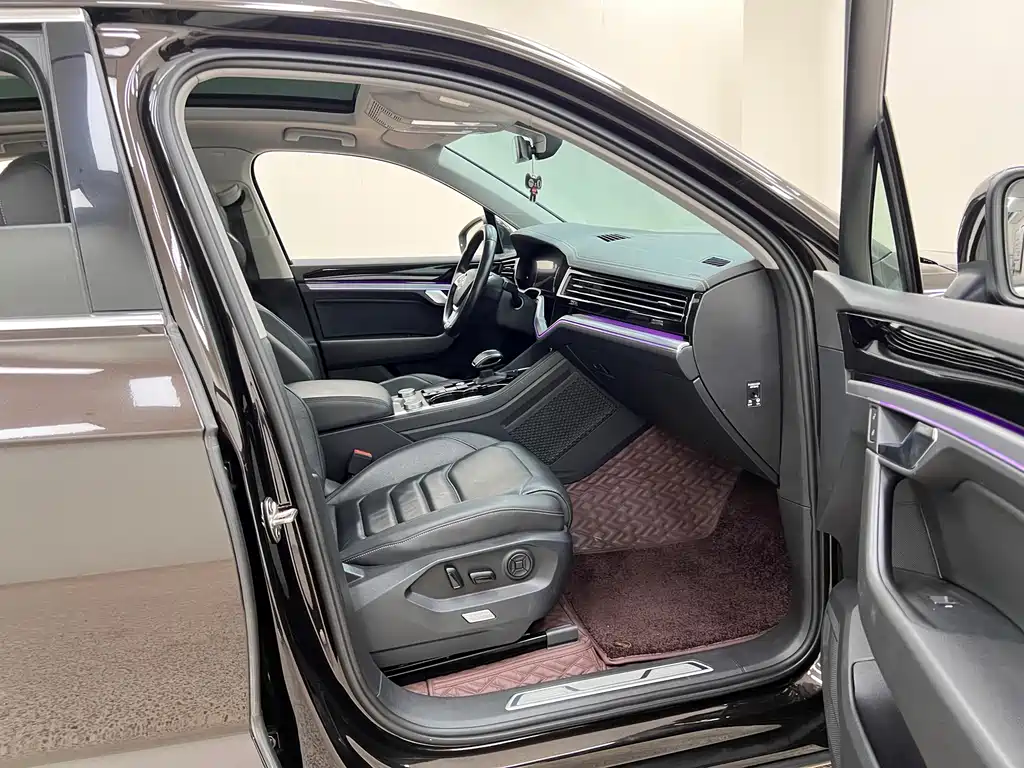 Volkswagen Touareg 2019 — фото 30