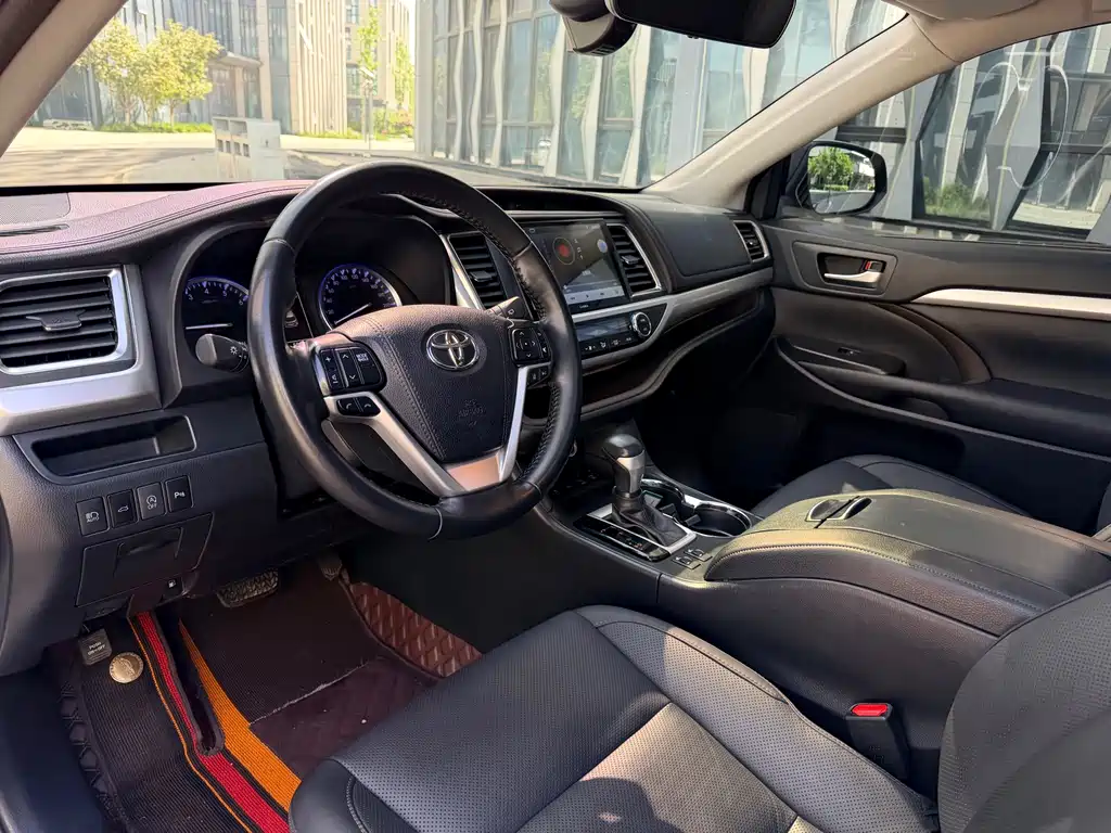 Toyota Highlander 2018 — фото 9