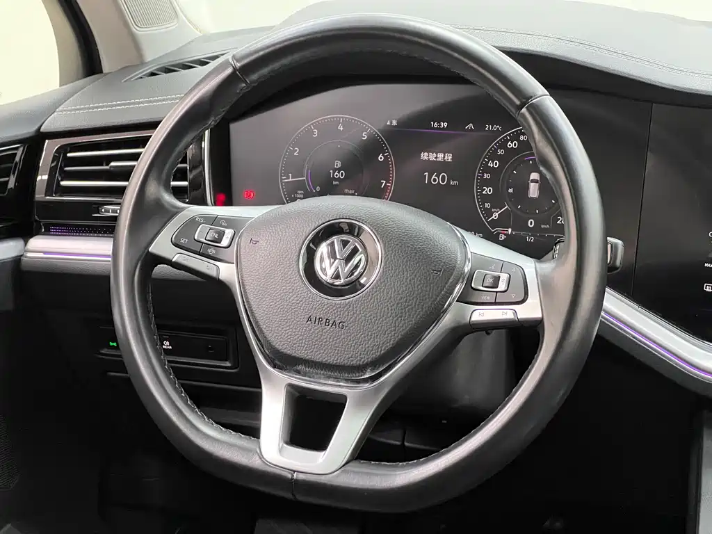 Volkswagen Touareg 2019 — фото 26
