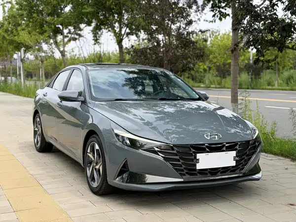 Hyundai Elantra 2022