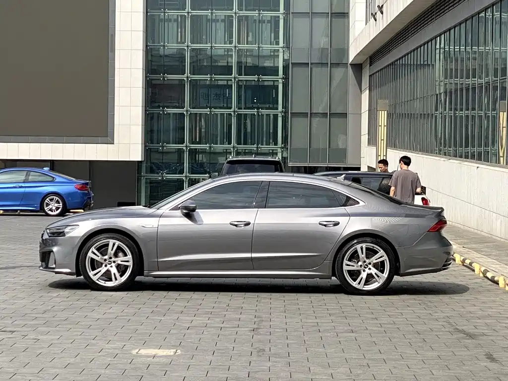 Audi A7L 2022