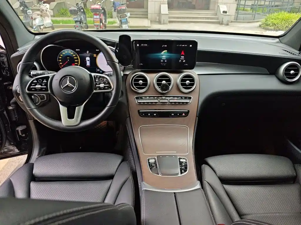 Mercedes-Benz GLC 2022 — фото 13