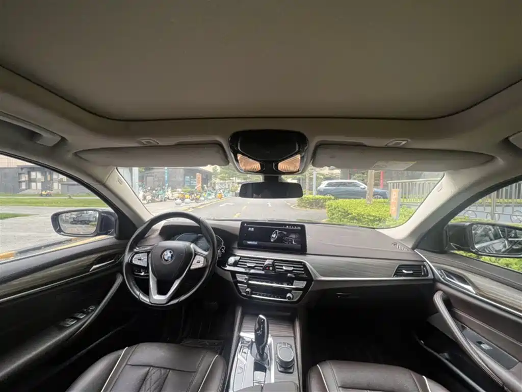 BMW 5 Series New Energy 2021 — фото 16