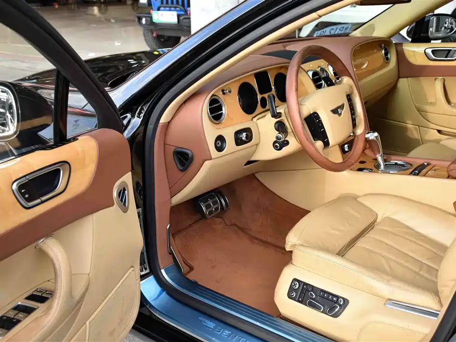 Bentley Flying Spur 2008 — фото 9