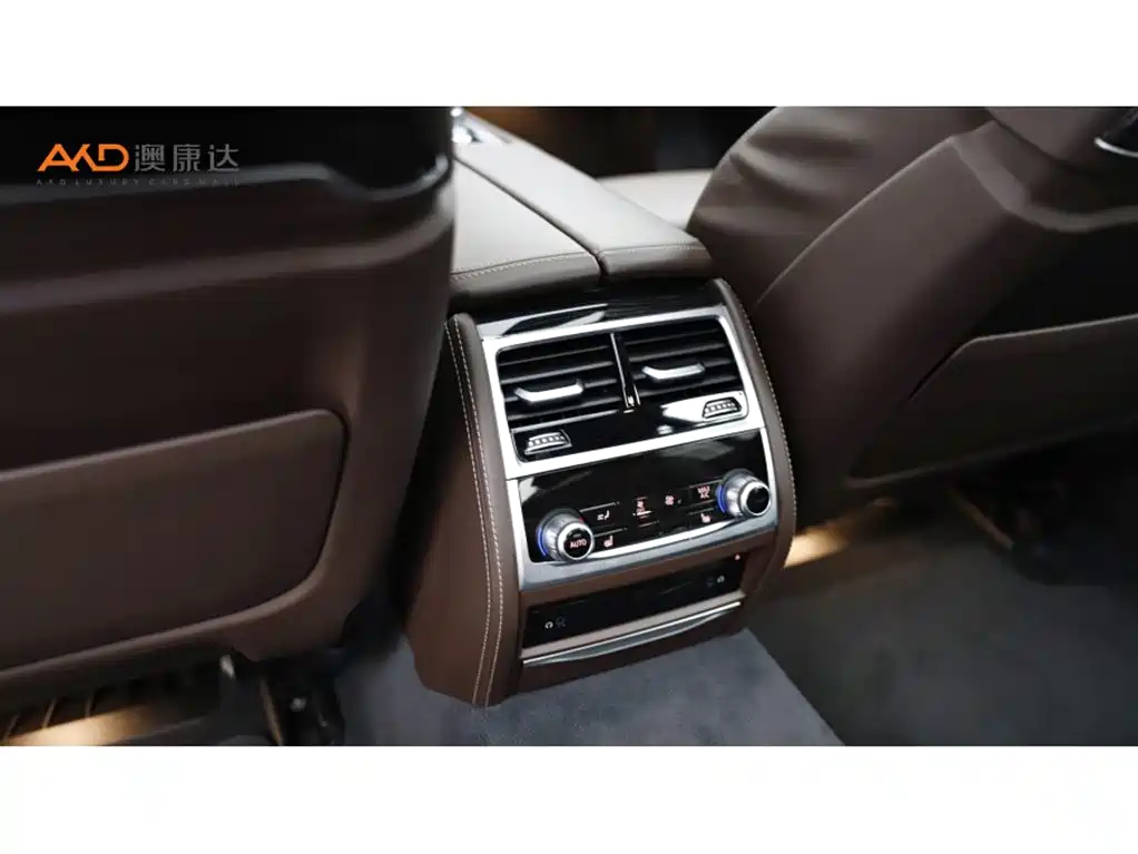 BMW 7 Series 2017 — фото 9
