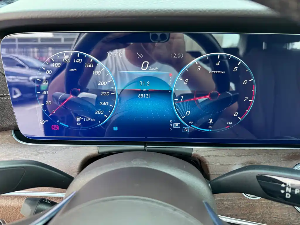 Mercedes-Benz E-Class 2021 — фото 10