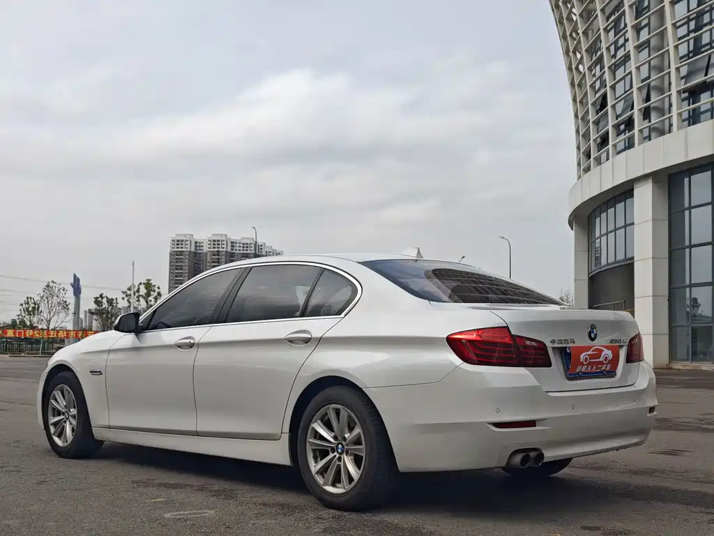 BMW 5 Series 2017 — фото 4