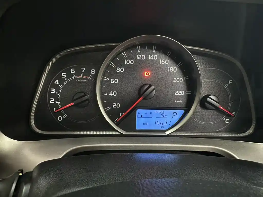 Toyota RAV4 2016 — фото 16