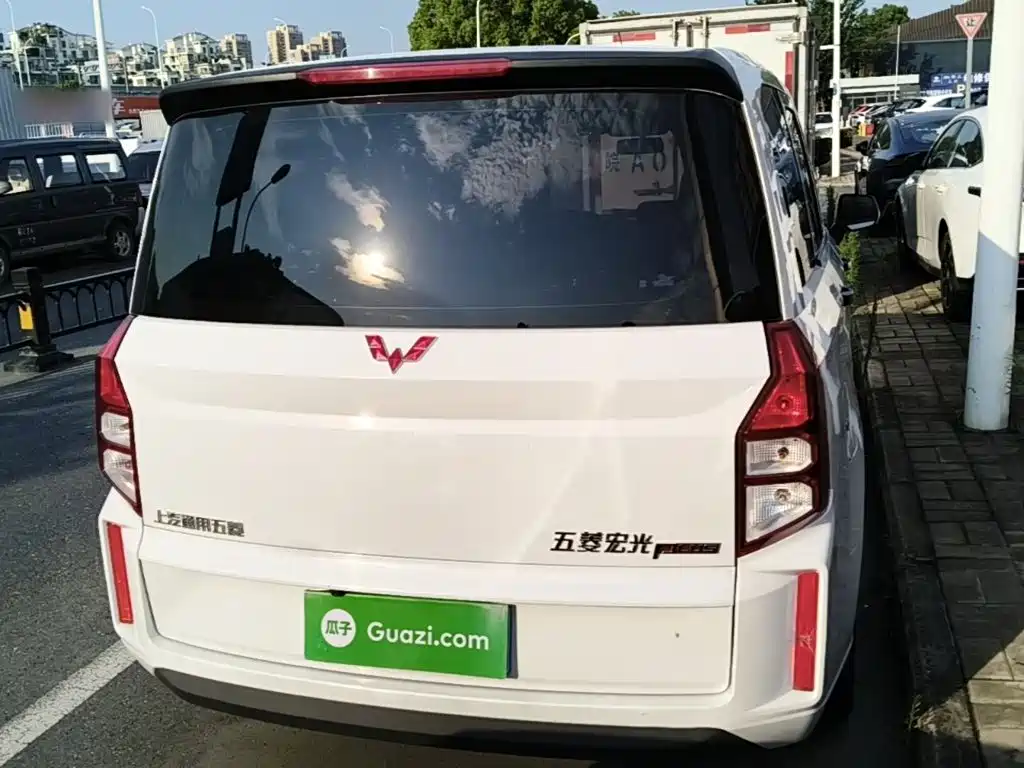 Wuling Hongguang PLUS 2023