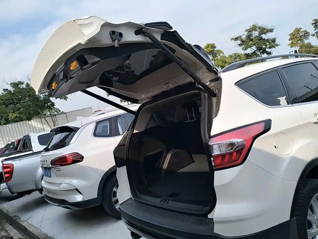 Ford Kuga 2017 — фото 19