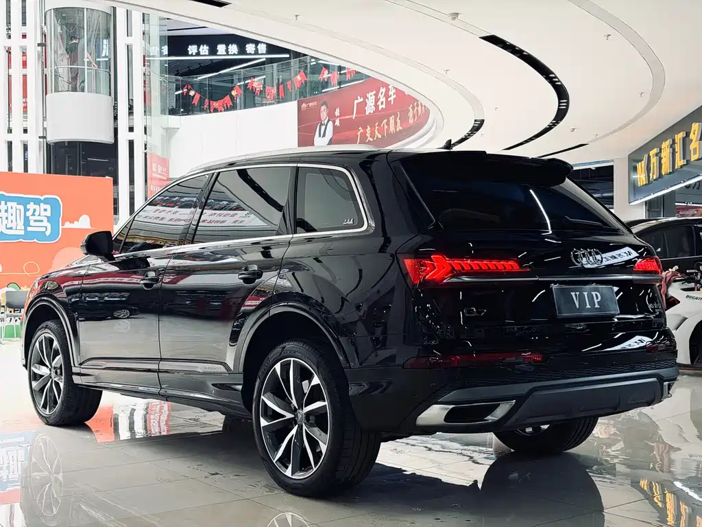 Audi Q7 2020 — фото 13