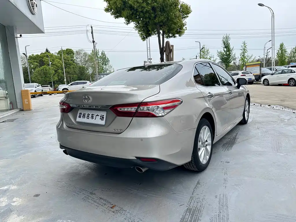 Toyota Camry 2021 — фото 5