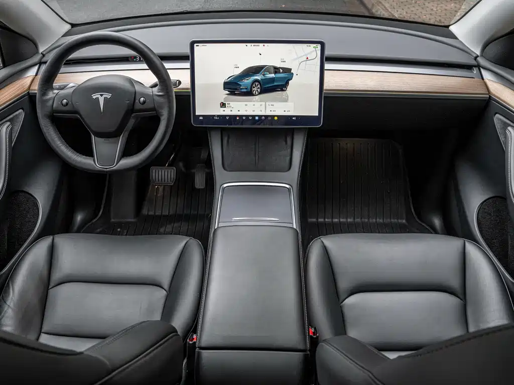 Tesla Model Y 2022 — фото 12