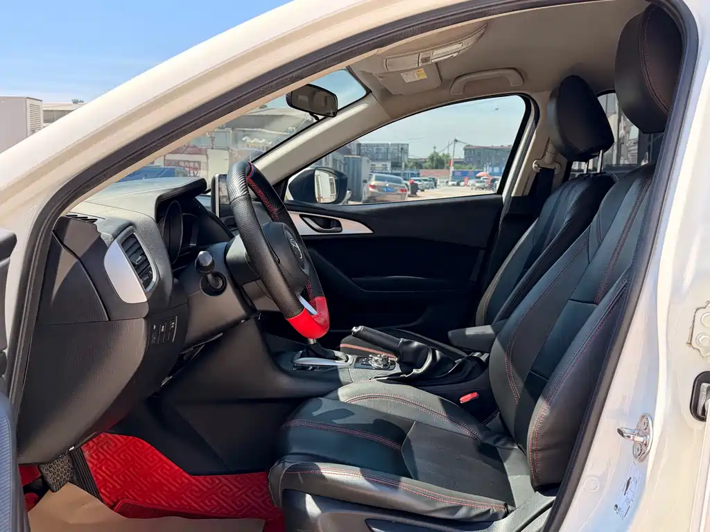 Mazda 3 Axela 2019 — фото 11