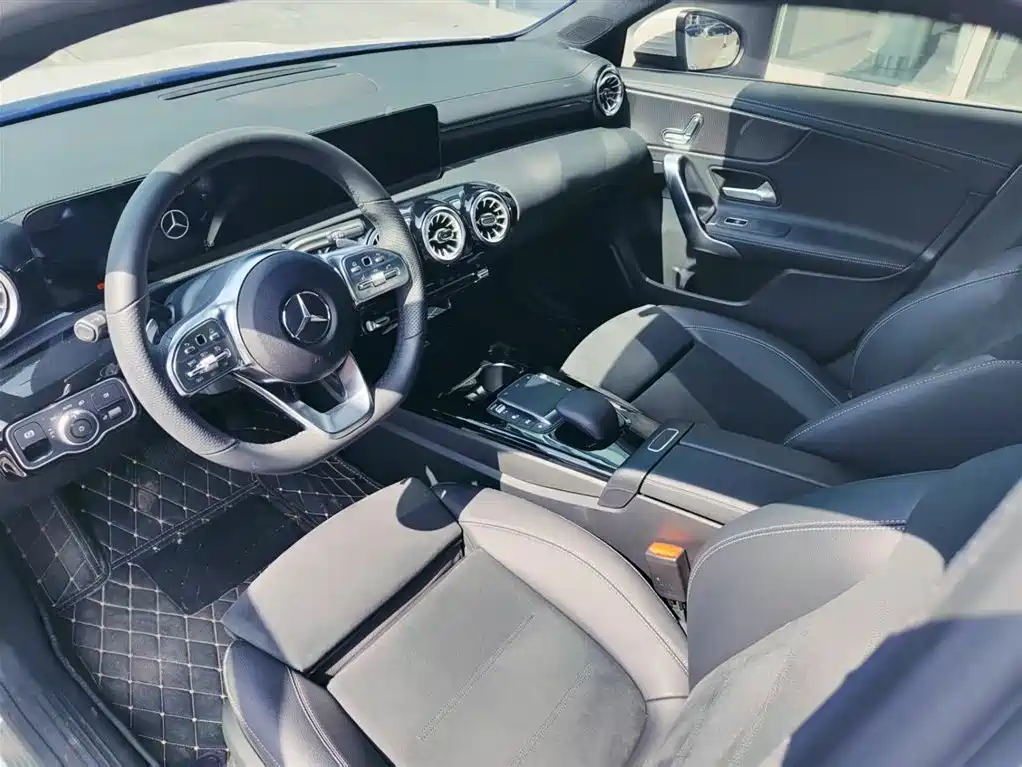 Mercedes-Benz A-Class 2023 — фото 9
