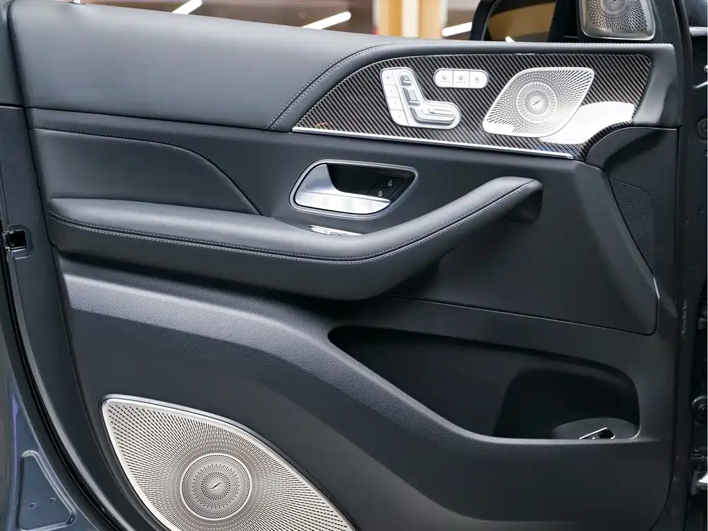 Mercedes-Benz GLS AMG 2026 — фото 9