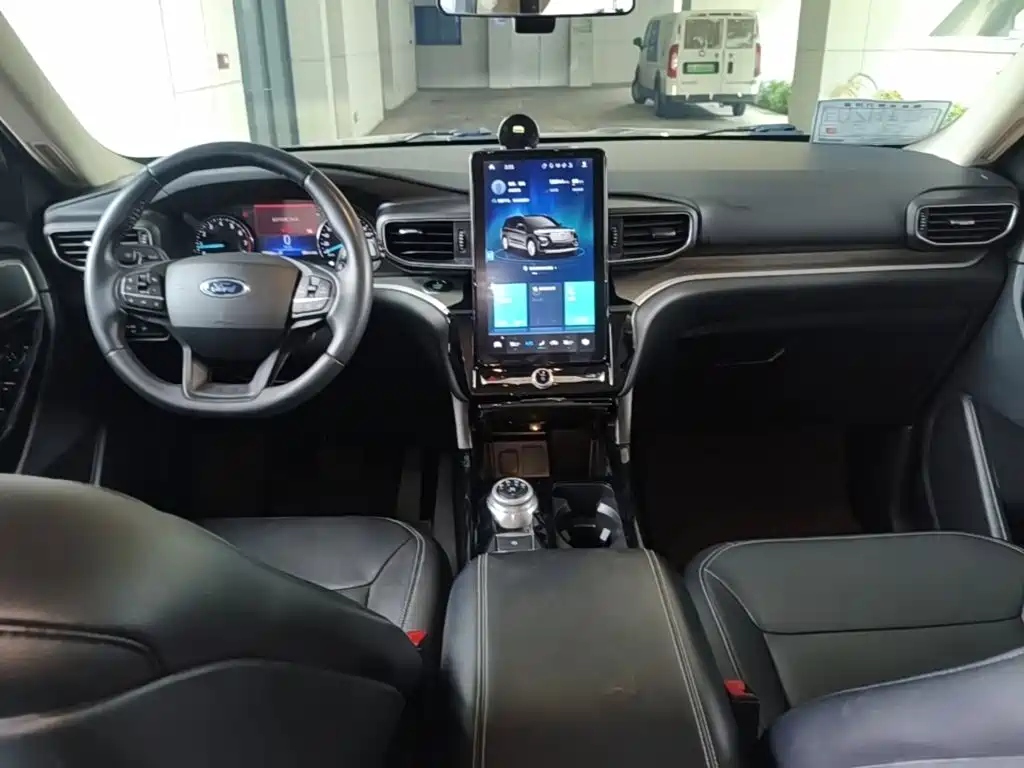 Ford Explorer 2020 — фото 10