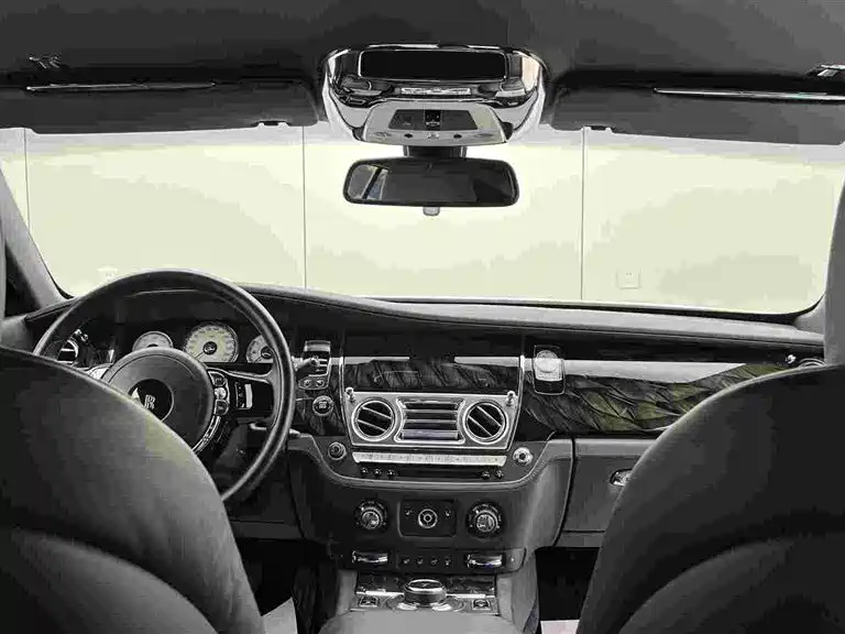 Rolls-Royce Phantom 2018 — фото 9