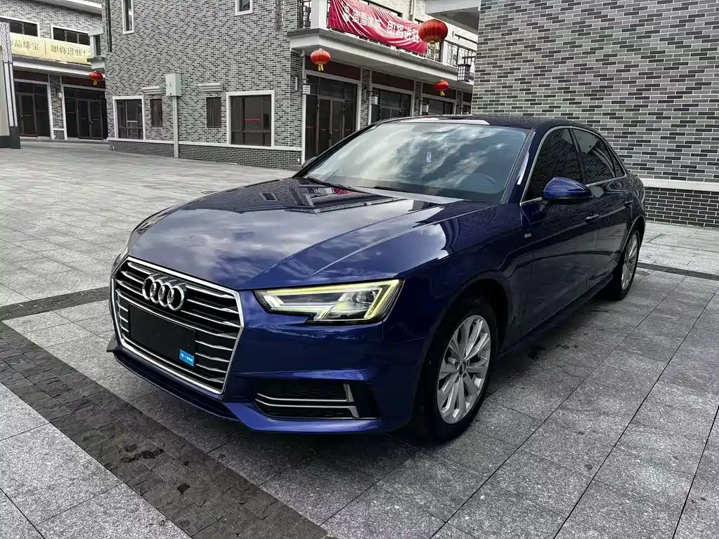 Audi A4L 2020 — фото 1