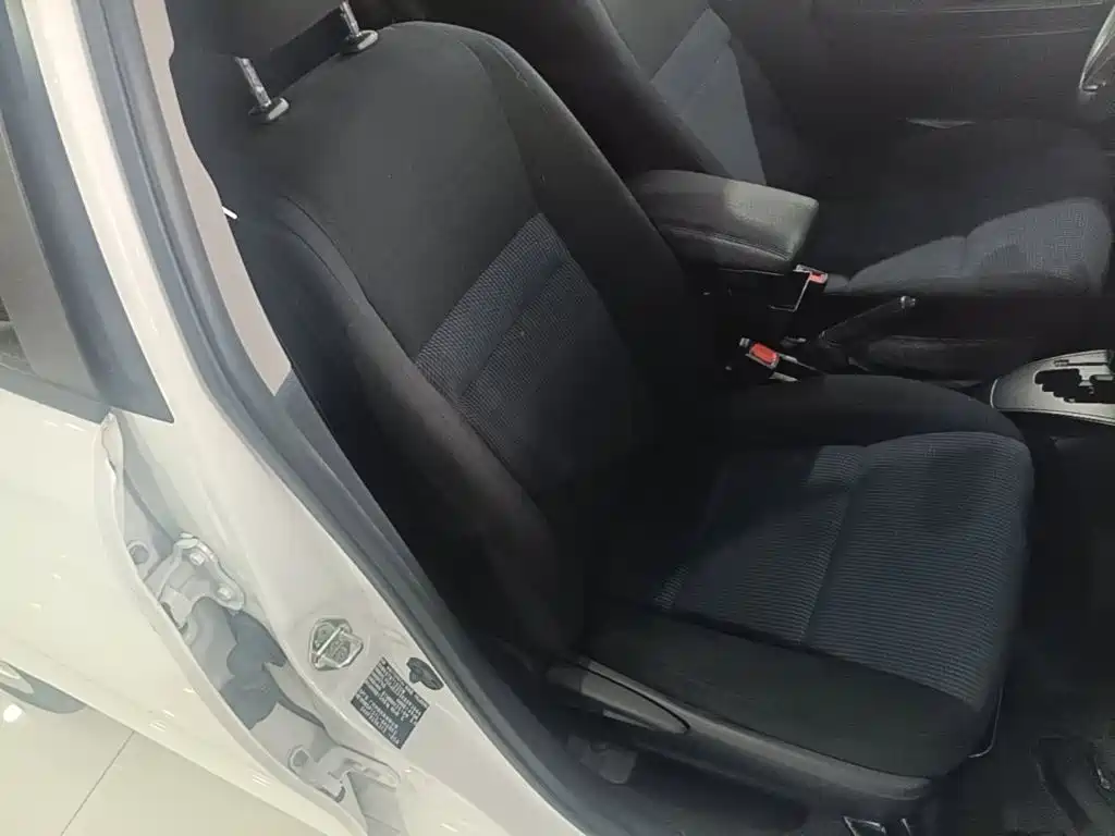 Toyota Yaris L 2019 — фото 25