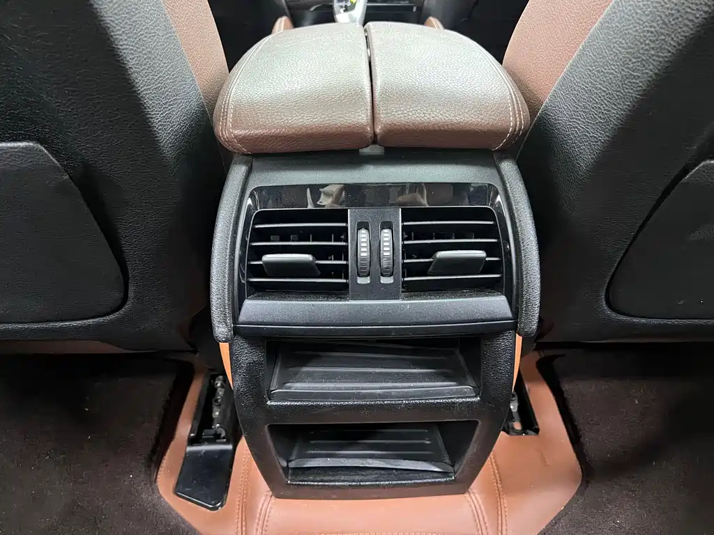 BMW X6 2019 — фото 19