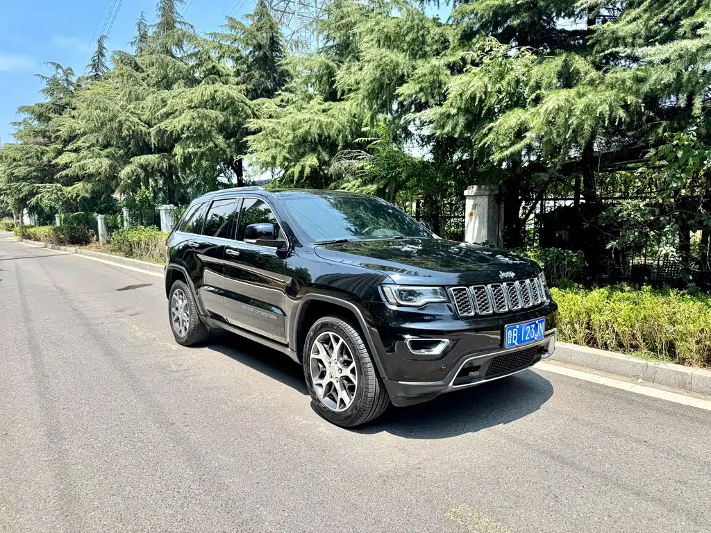Jeep Grand Cherokee 2022 — фото 5