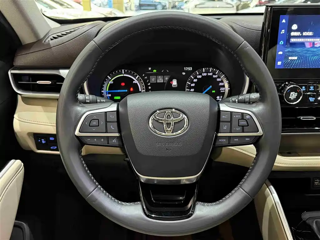 Toyota Highlander 2022 — фото 10
