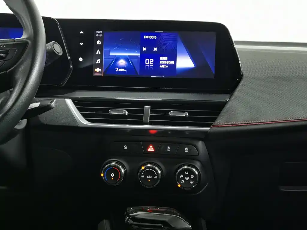 Chevrolet Trax 2023 — фото 12