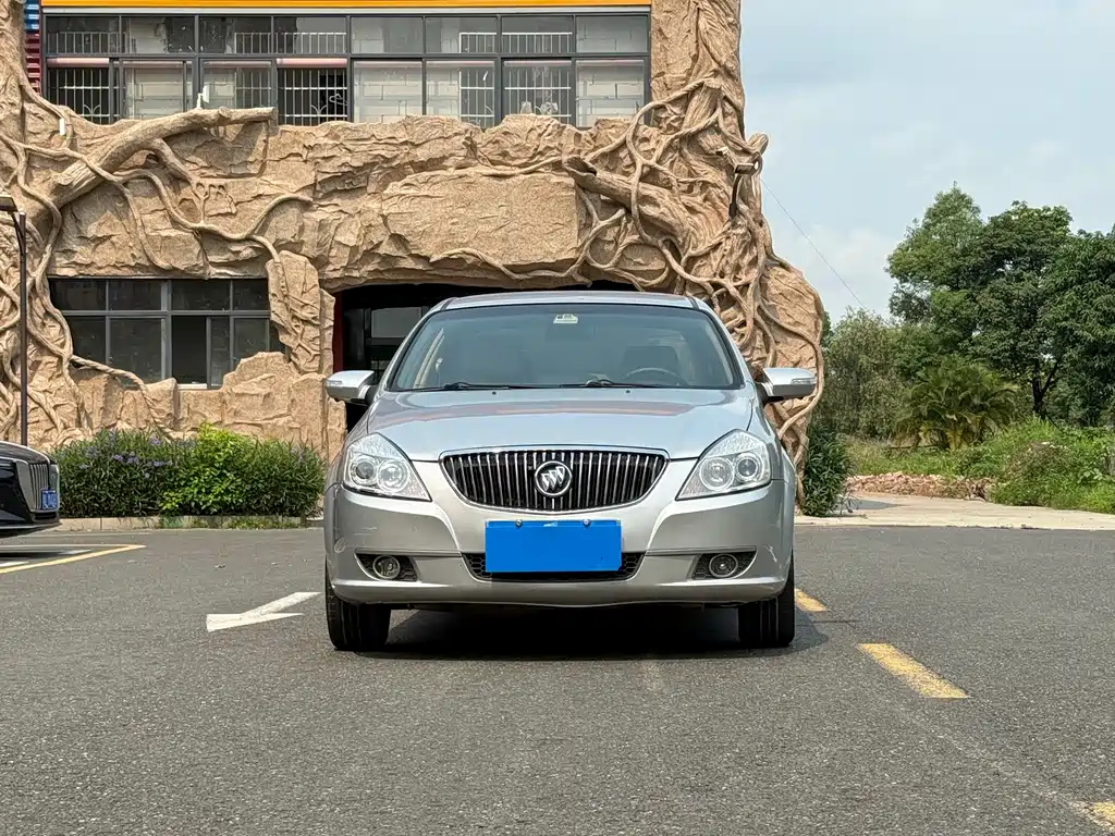 Buick Excelle 2012