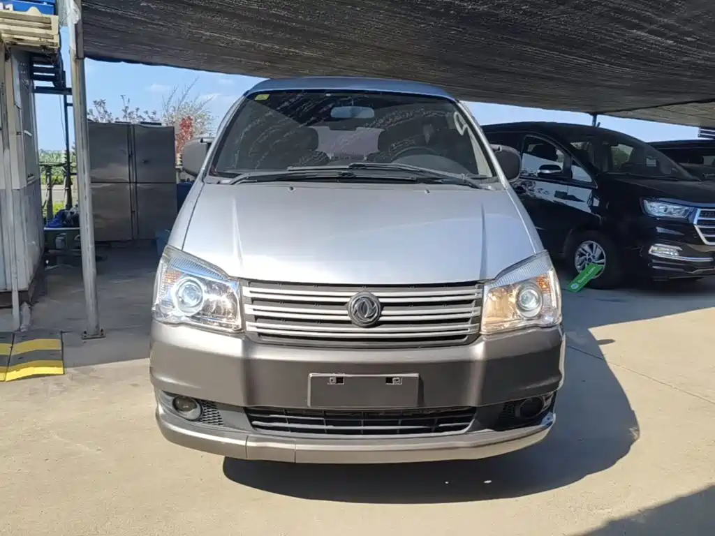 Dongfeng Lingzhi 2015