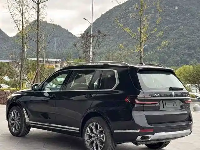 BMW X7 2025 — фото 18