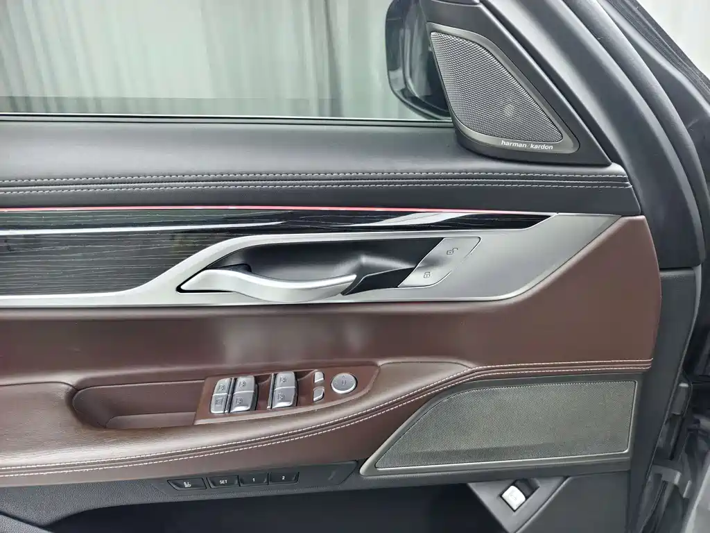 BMW 7 Series 2022 — фото 10