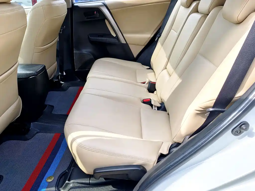 Toyota RAV4 2015 — фото 21